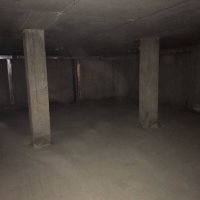 Паркомясто в подземен гараж в центъра на Кърджали, снимка 2 - Гаражи и паркоместа - 42380549