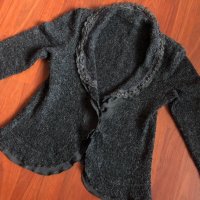 Дамска тъмносива плетена жилетка с дантела, снимка 1 - Жилетки - 31056173
