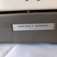 Стара пишеща машина Olympia De Luxe SM7 - Made in Germany - 1960 г., снимка 9 - Антикварни и старинни предмети - 38385662