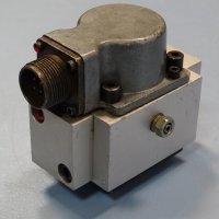 Серво клапан MOOG 10 GPM flow control servo valve 2-stage 210Bar, снимка 3 - Резервни части за машини - 37998790