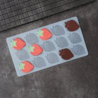 много ягоди ягода плосък силиконов молд форма за фондан изомалт шоколад украса декор торта салдки и , снимка 1 - Форми - 29336776