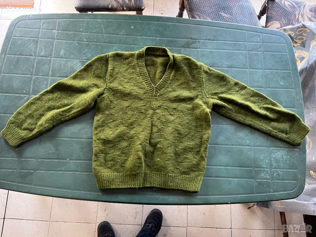 Продавам ръчно плетени жилетки , снимка 1