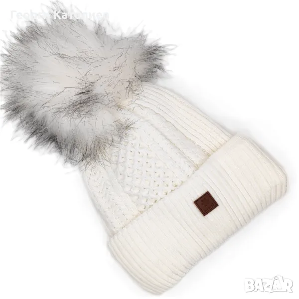 Дамска зимна шапка в бяло с помпон и подгъв Код на продукта:DASH-01-96, снимка 1
