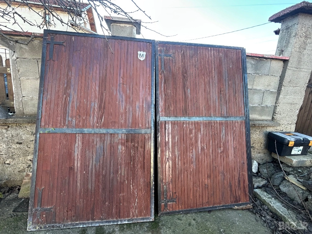 Гаражна врата 126/190, снимка 1