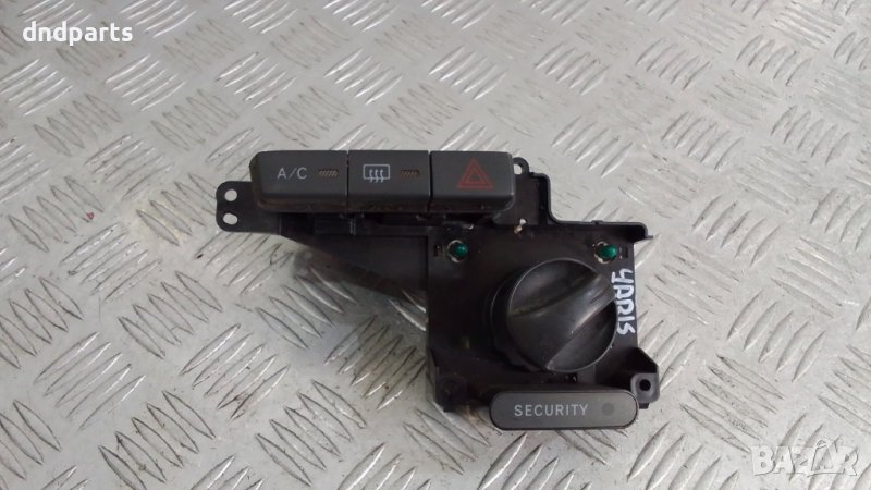 Панел бутони Toyota Yaris 2004г.	, снимка 1