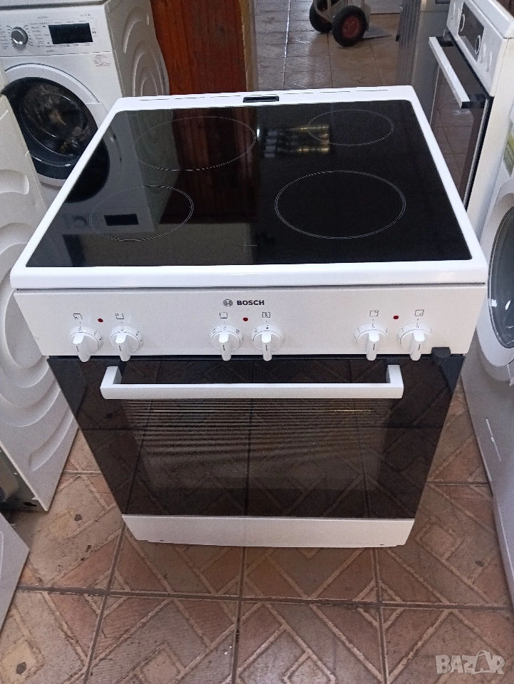 Като нова свободно стояща печка с керамичен плот Бош Bosch с две години гаранция!, снимка 1