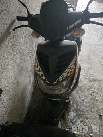 Продавам скутер