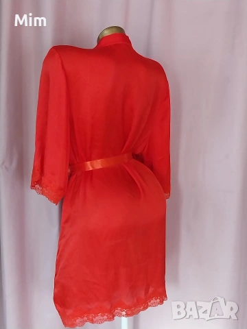 М Червен сатенен халат , снимка 4 - Нощници - 53881737