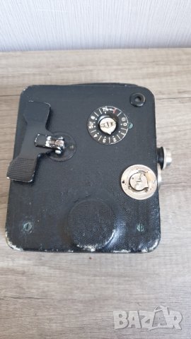 Камера Cine Nizo 8E, снимка 3 - Антикварни и старинни предмети - 42500619