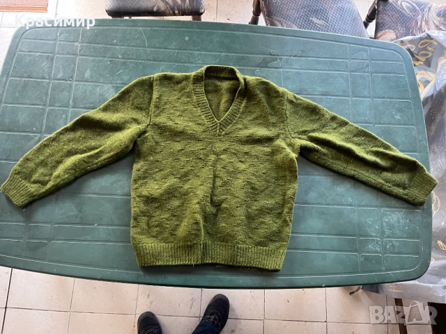 Продавам ръчно плетени жилетки 