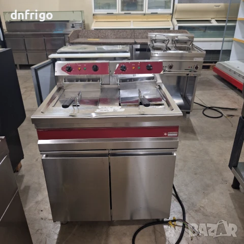 Електрически фритюрник с база