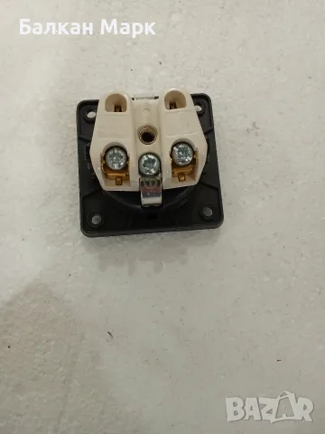 Вграден контакт за кемпер каравана лодка Berker Integro Flow 16A 250V, снимка 3 - Аксесоари и консумативи - 56164811