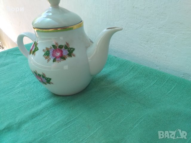 Руски порцеланов чайник, снимка 2 - Аксесоари за кухня - 33753939