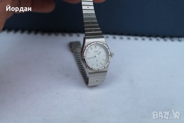 Дамски часовник ''Citizen quartz'' 24 мм, снимка 2 - Дамски - 39098489