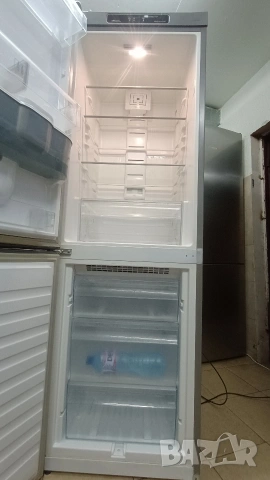 Хладилник с фризер Whirlpool No Ftost, снимка 5 - Хладилници - 54202021