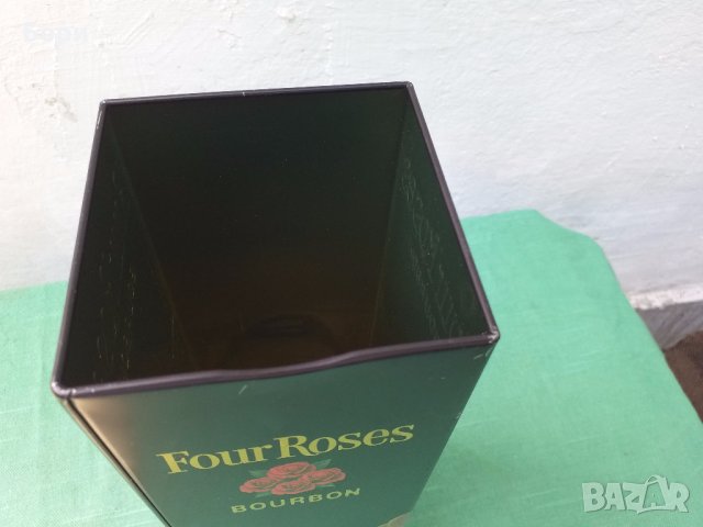 Four Roses метална кутия от уски/бърбан, снимка 6 - Други ценни предмети - 29388710