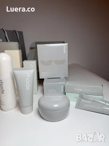 Rhode сет Gazing Milk + Barrier Restore +
Pineapple Cleaner | несесер, снимка 18 - Козметика за лице - 56140153