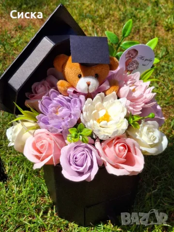 Тематични букети със сапунени цветя и плюшено мече за абитуриенти /абсолвенти, снимка 6 - Подаръци за жени - 50228221