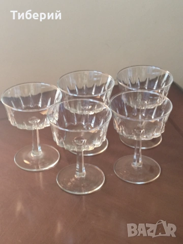 Кристални чаши за вино