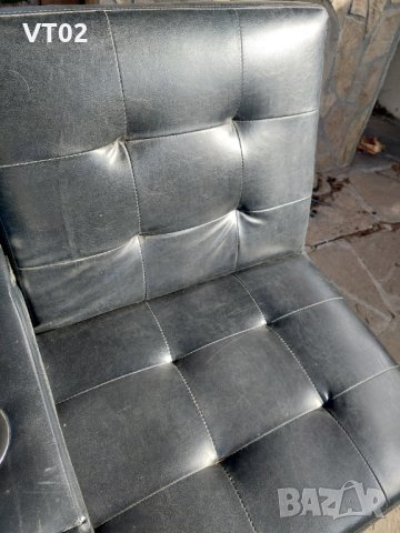 Запазен Разтегателен диван с поставка за напитки, снимка 4 - Дивани и мека мебел - 44192749