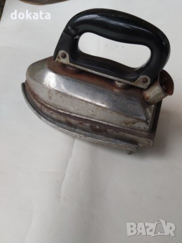 Стара ютия на ток със поставка., снимка 4 - Антикварни и старинни предмети - 35137881