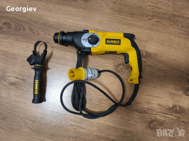 Ударно пробивна дрелка DeWalt D25123 LX, 800W, 115V, SDS max + инструменти, снимка 7 - Бормашини - 51878815