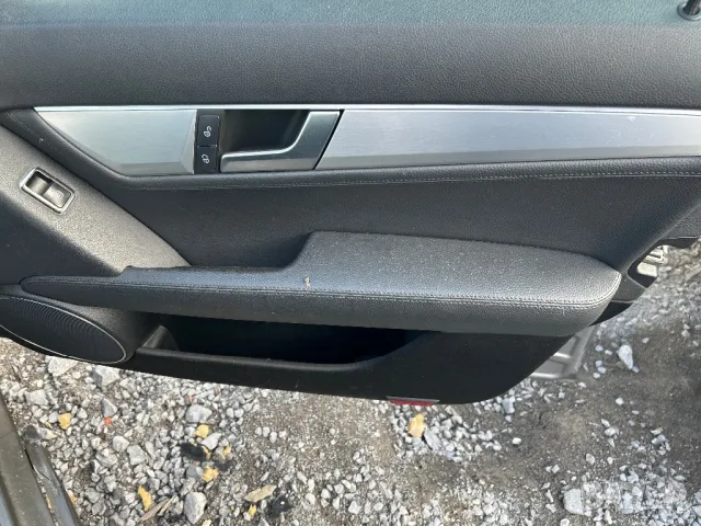 естествена кожа кожен салон с шев мерцедес ц класа w204 комби, снимка 4 - Части - 49698920