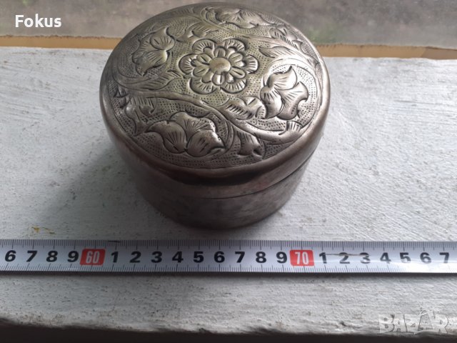 Стара кръгла метална кутия, снимка 6 - Антикварни и старинни предмети - 36633788