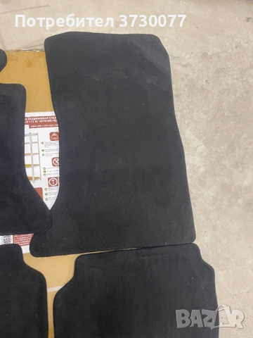 BMW F10 F11 комплект оригинални стелки велур черни, снимка 3 - Части - 53239528