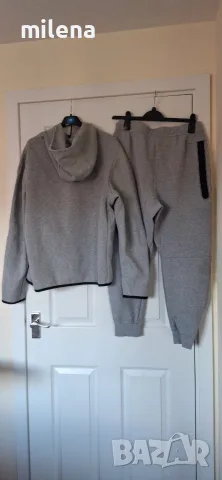 Nike оригинален tech fleece екип М/Л, снимка 2 - Спортни дрехи, екипи - 55961242