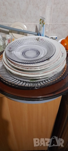 Емайлирани тави, чинии порцеланови и стъклени