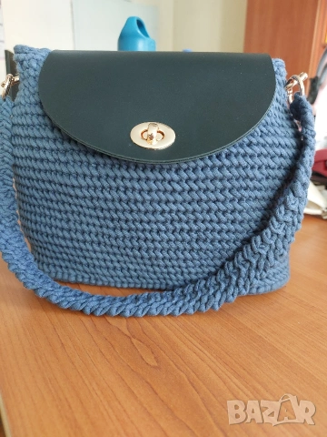 Ръчно плетени дамски и детски чанти, снимка 16 - Чанти - 54319637