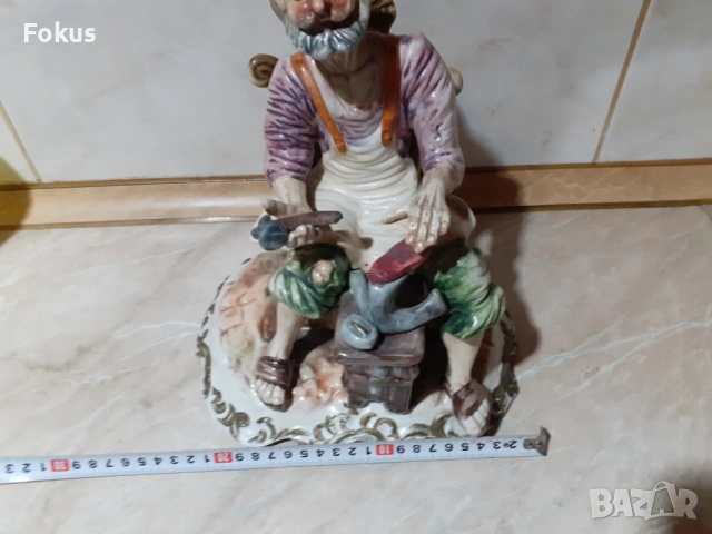 Страхотна красива статуетка на обущар с маркировка, снимка 7 - Антикварни и старинни предмети - 53356357
