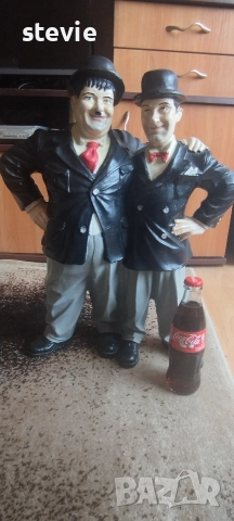 Градинска фигура на Лаурел и Харди, снимка 3 - Градински мебели, декорация  - 52719954