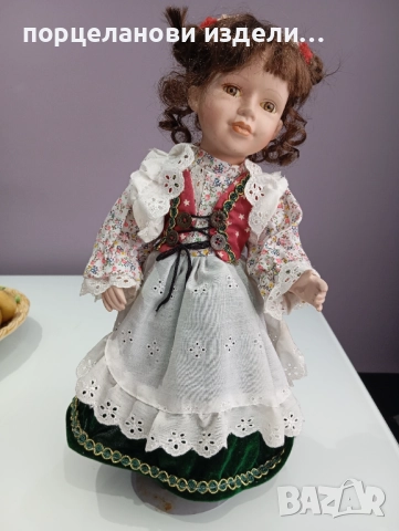 Порцеланова колекционерска кукла със метална стойка , снимка 6 - Антикварни и старинни предмети - 52690344