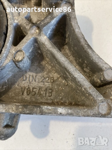 Тампон на двигател за Saab 9-3 1.9 TiD (2008) V05413 , снимка 2 - Части - 54301912