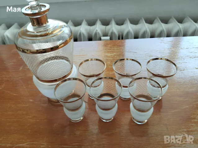 Винтидж чаши за ракия със златен кант от средата на миналия век, снимка 18 - Чаши - 50280239