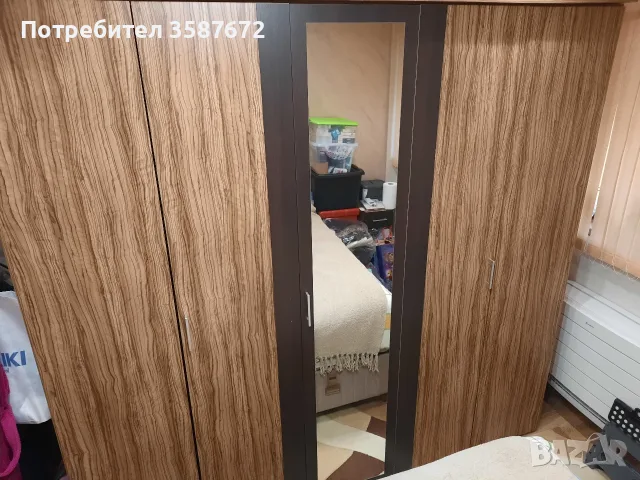 Петкрилен гардероб