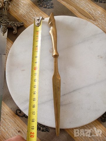 Ножче за писма- конски крак