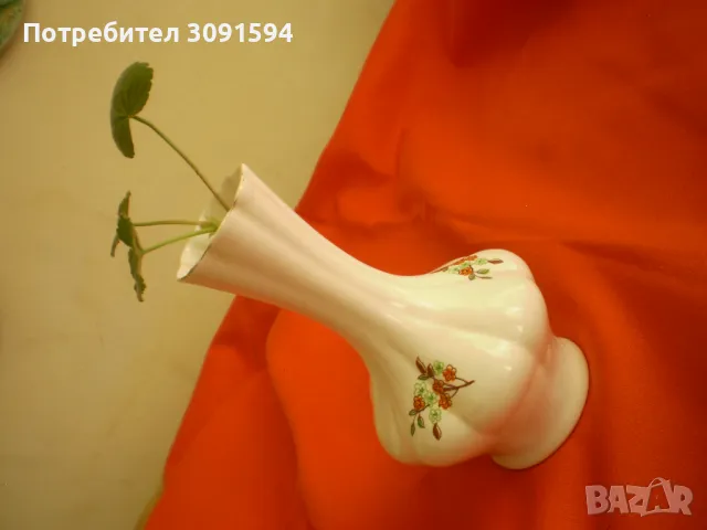 Ваза стар Български костен порцелан