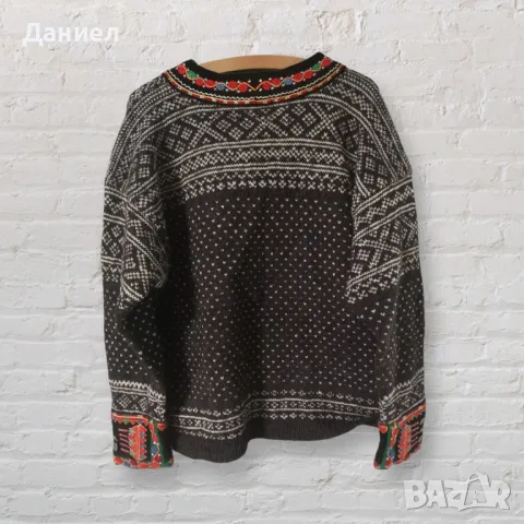 Традиционен Норвежки пуловер, снимка 2 - Антикварни и старинни предмети - 48487346