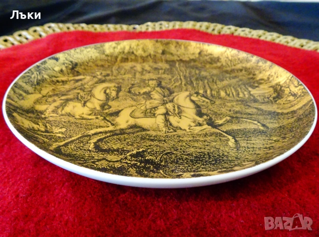Златна порцеланова чиния Fürstenberg с ловна картина. , снимка 7 - Антикварни и старинни предмети - 51823840