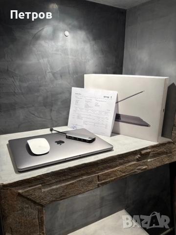 КАТО ЧИСТО НОВ Macbook Pro 13.3" + Magic Mouse + USB C HUB, снимка 2 - Лаптопи за дома - 53967895