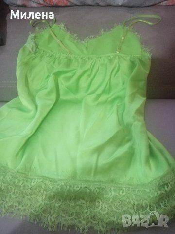 Нов зелен топ от сатен, снимка 2 - Корсети, бюстиета, топове - 37683586