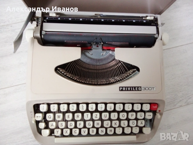 Японска пишеща машина PRIVILEG 1972 г., снимка 4 - Антикварни и старинни предмети - 51941791