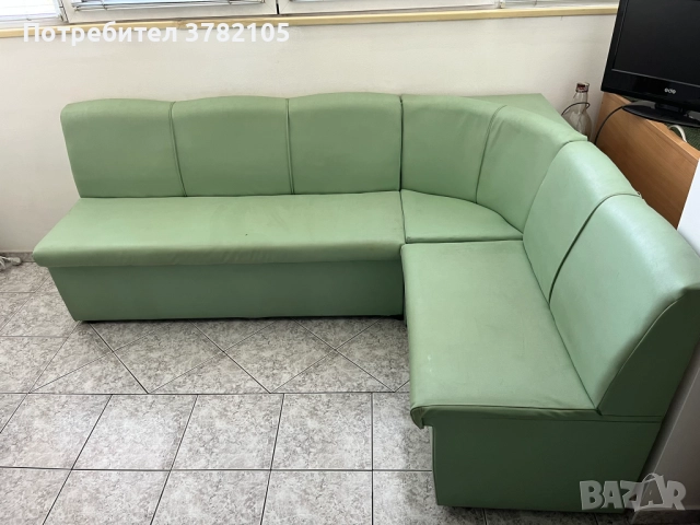 Кухненски ъгъл + кръгла кухненска маса