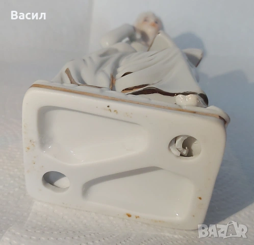 ПОРЦЕЛАНОВА ФИГУРА, снимка 2 - Антикварни и старинни предмети - 54065227