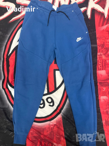 Оригинално долнище на  Nike Tech