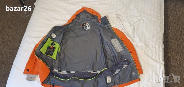 Volcom Guide Gore-Tex  size M ski snowboard  ски сноуборд  яке, снимка 2 - Зимни спортове - 42589645