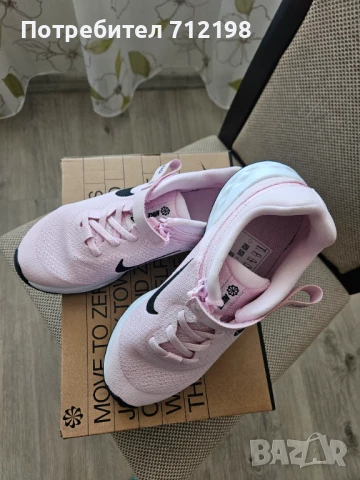 Оригинални маратонки NIKE, снимка 2 - Маратонки - 50595152